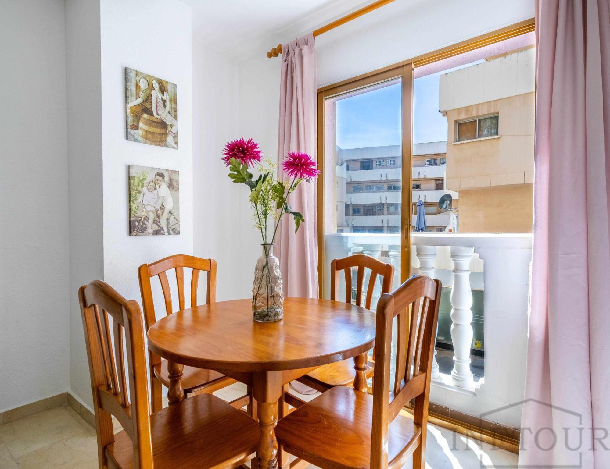 Inftour Medici Apartamento 卡尔佩 外观 照片